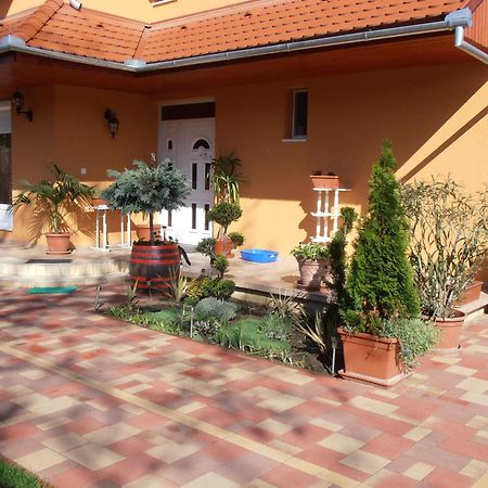 Gal Apartmanhaz Харканы Экстерьер фото