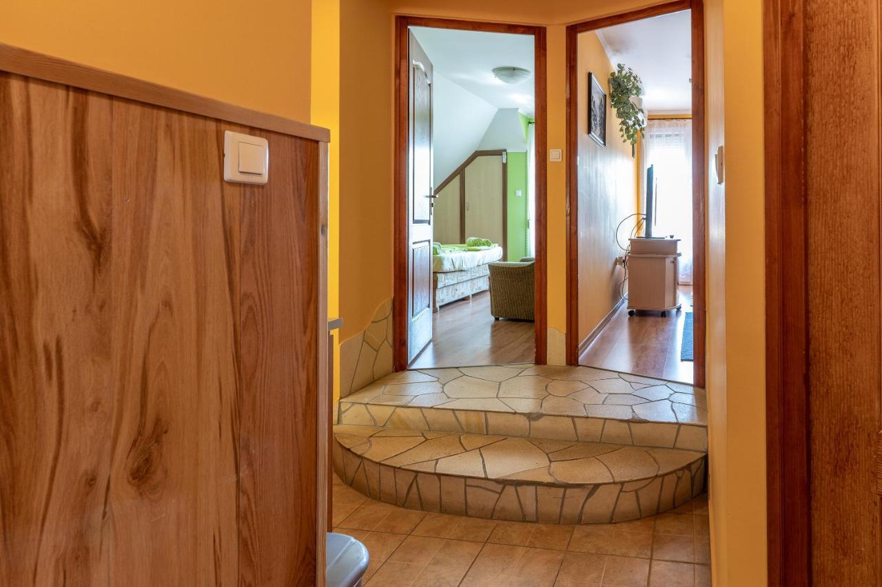 Gal Apartmanhaz Харканы Экстерьер фото