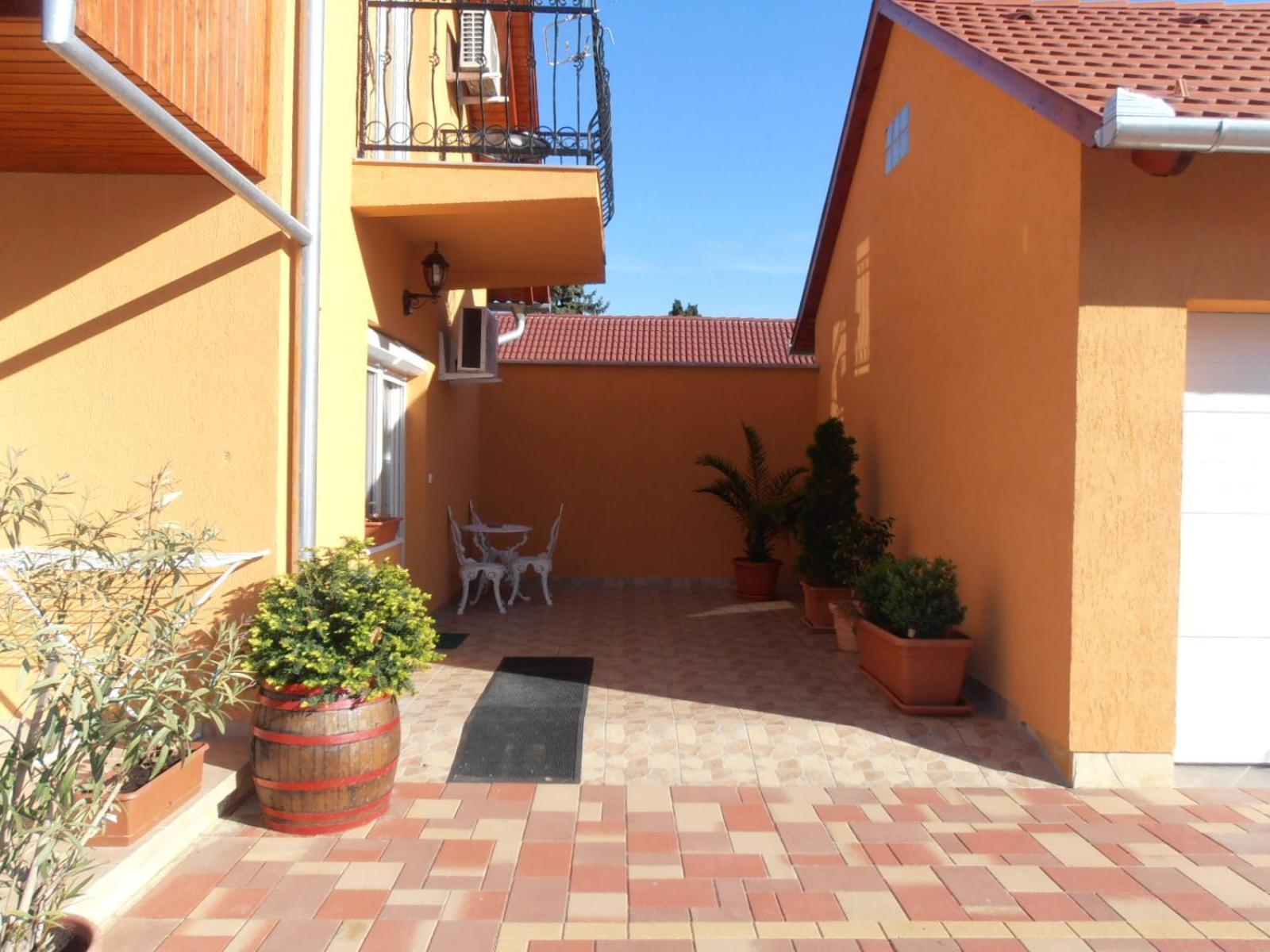 Gal Apartmanhaz Харканы Экстерьер фото