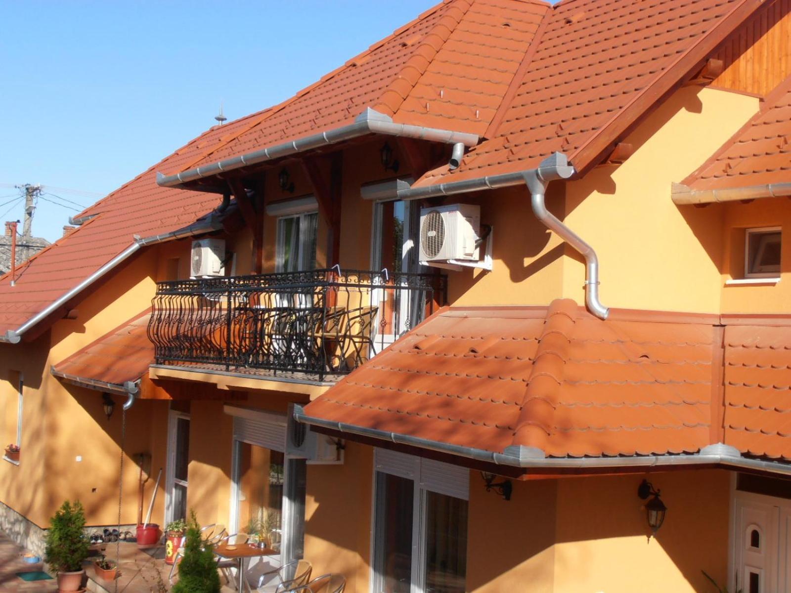 Gal Apartmanhaz Харканы Экстерьер фото