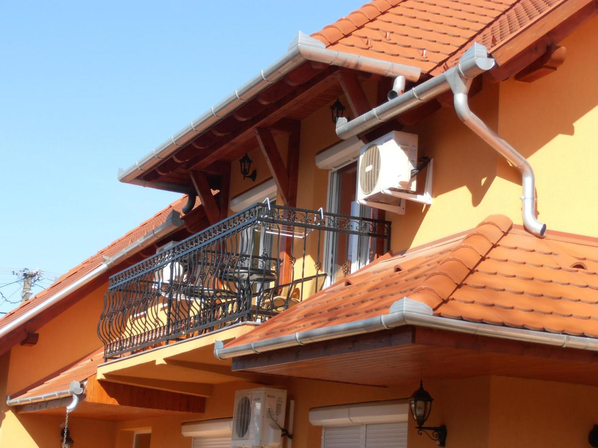 Gal Apartmanhaz Харканы Экстерьер фото