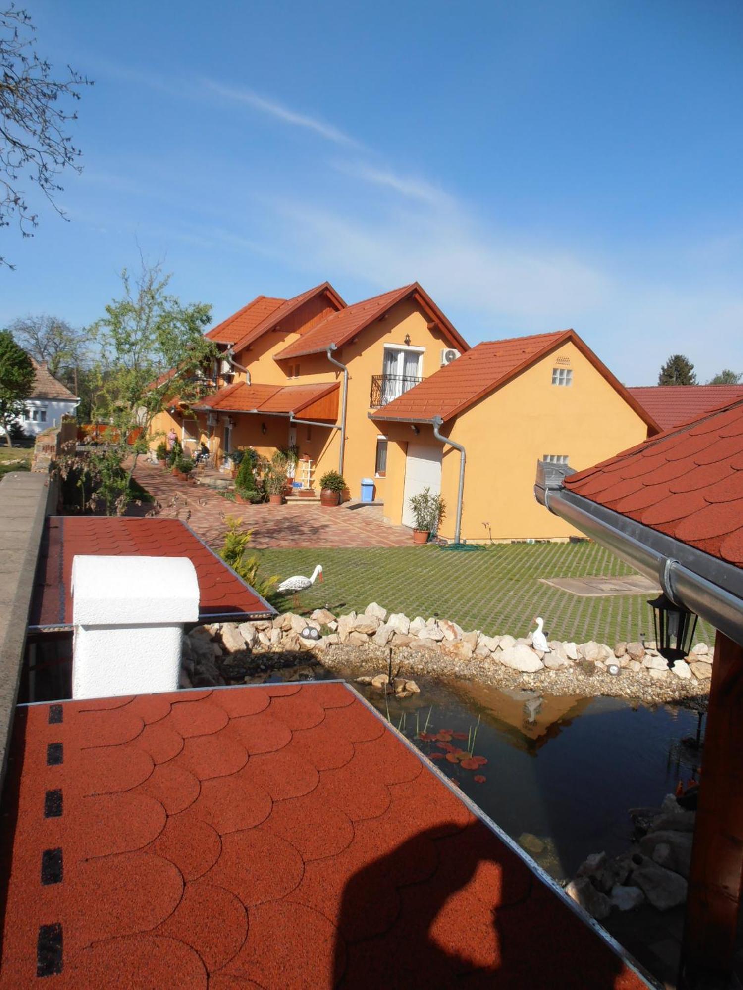 Gal Apartmanhaz Харканы Экстерьер фото