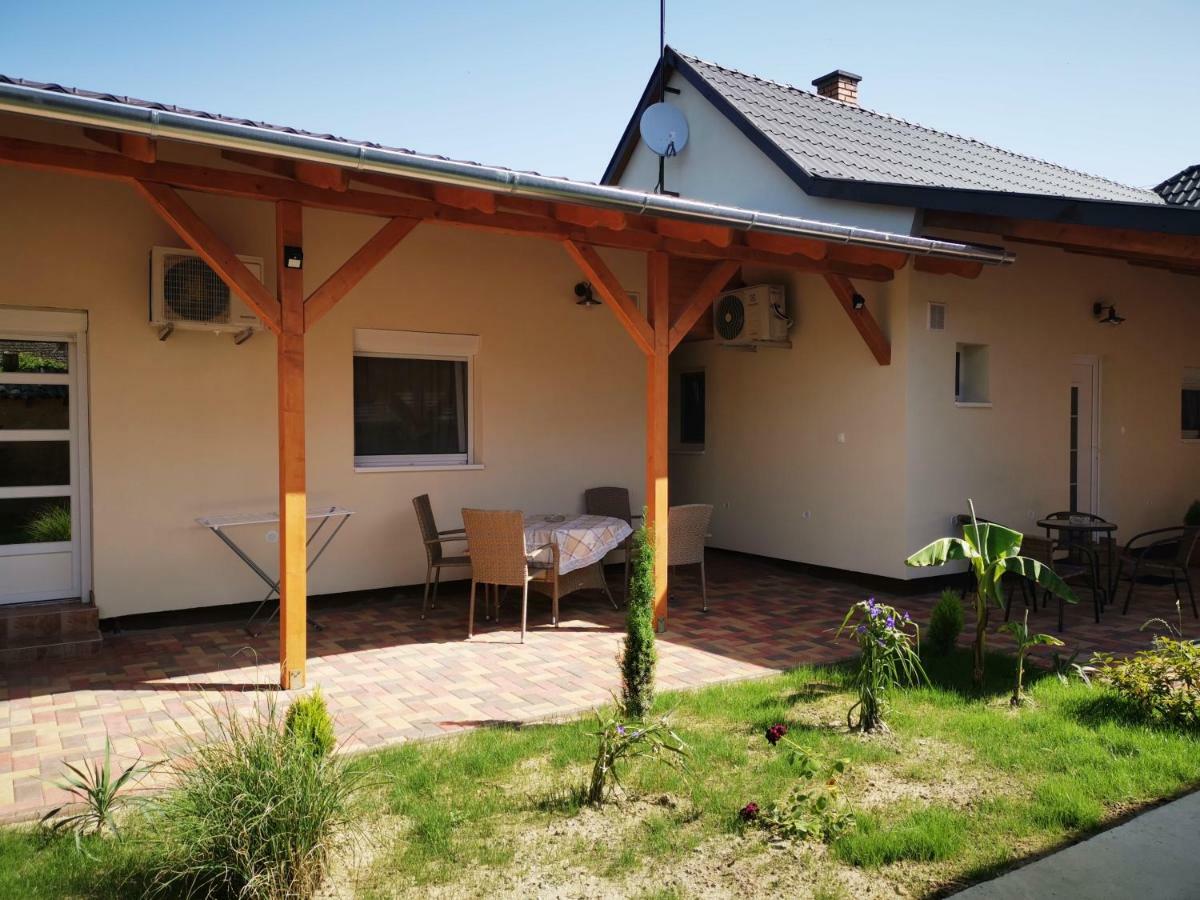 Gal Apartmanhaz Харканы Экстерьер фото